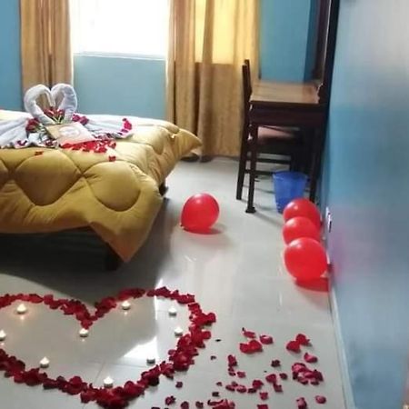 Отель Hostal Zamorano Кито Экстерьер фото
