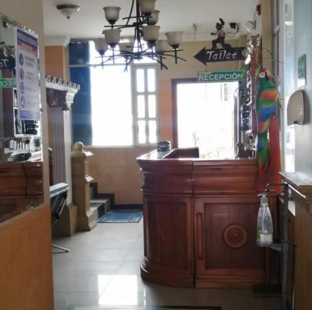 Отель Hostal Zamorano Кито Экстерьер фото