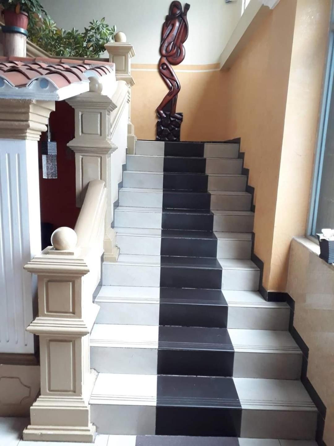 Отель Hostal Zamorano Кито Экстерьер фото